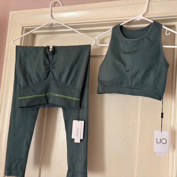 NWT LICI FIT workout set beautiful green/celadon color perfect for yoga - Picture 1 of 7